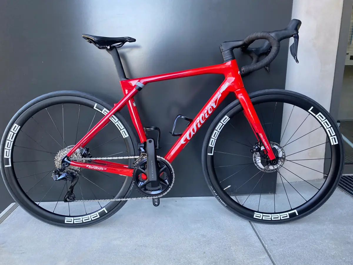 Rotes Wilier-Rennrad