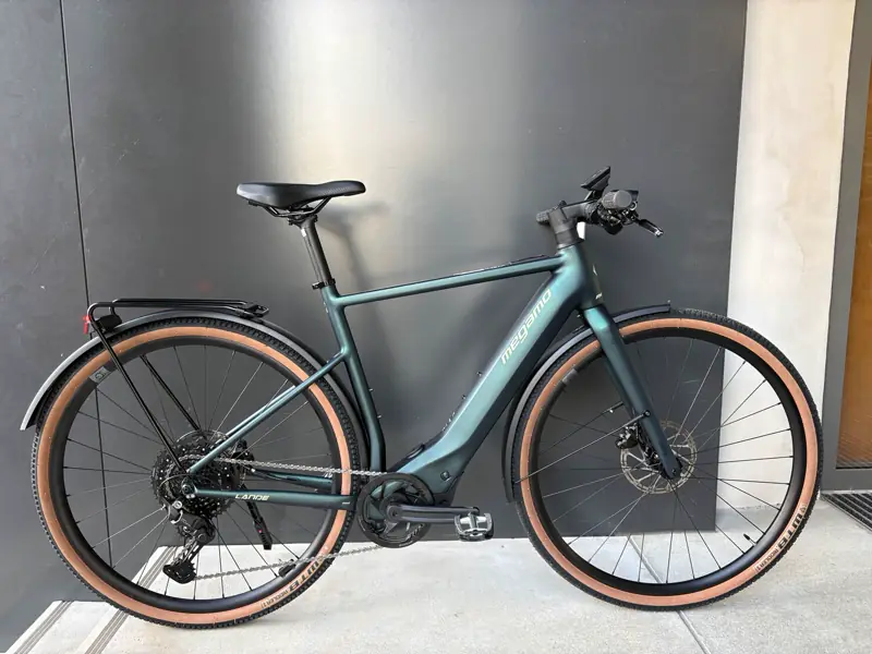 Megamo LANDE FLAT-BAR EQUIPPED
